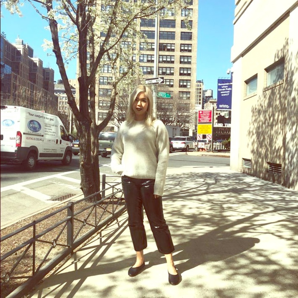 Modern Chic & Comfy Black Step•N•Flex Ballet Flats - Picture 4 of 15